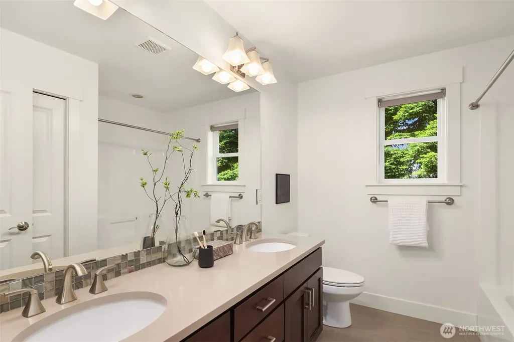 12512 NE 73rd Street Kirkland WA 98033