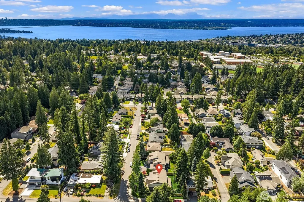 12512 NE 73rd Street Kirkland WA 98033
