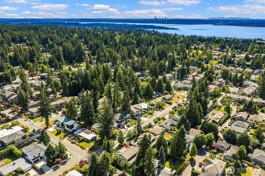 12512 NE 73rd Street Kirkland WA 98033