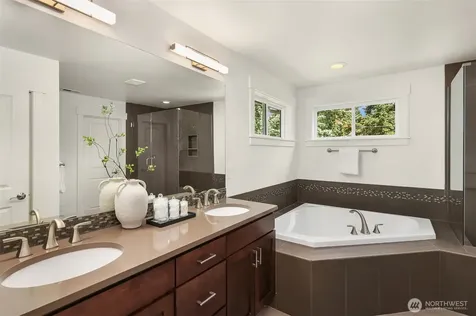 12512 NE 73rd Street Kirkland WA 98033