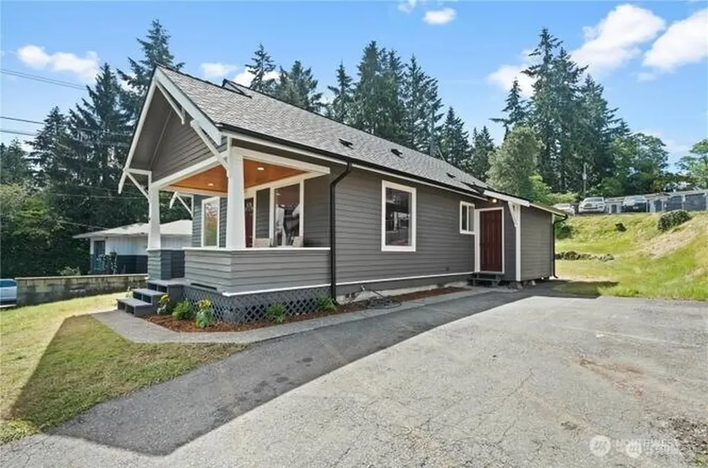 1021 SW 130th Street Burien WA 98146