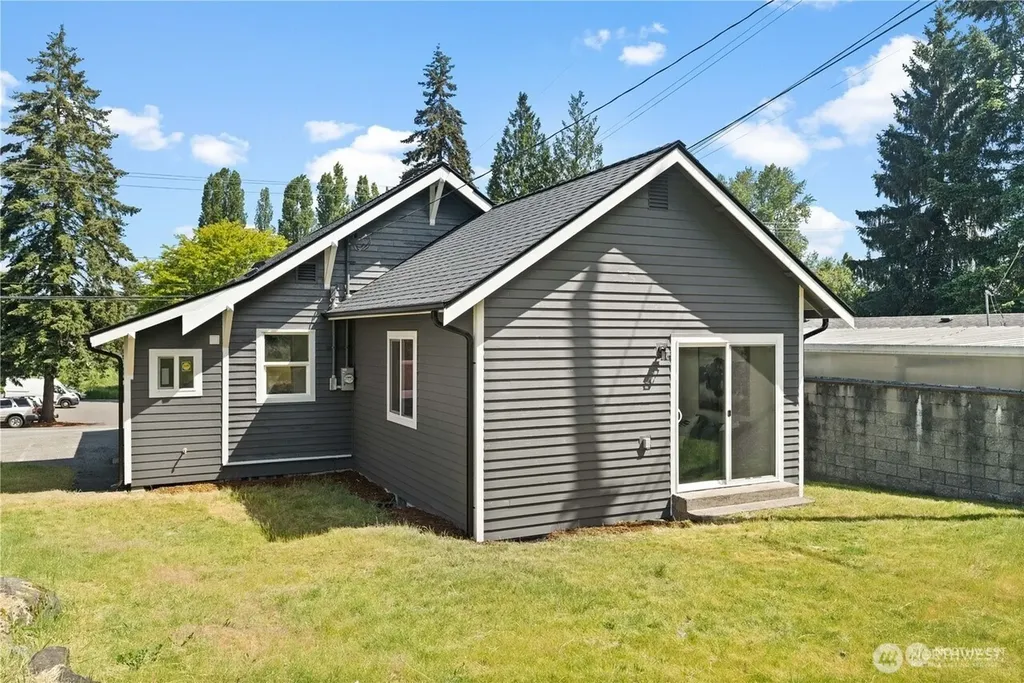 1021 SW 130th Street Burien WA 98146