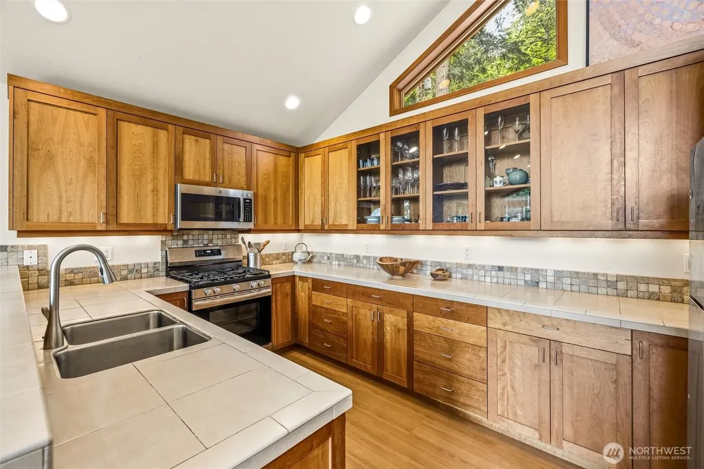 2986 Hales Passage Drive Lummi Island WA 98262