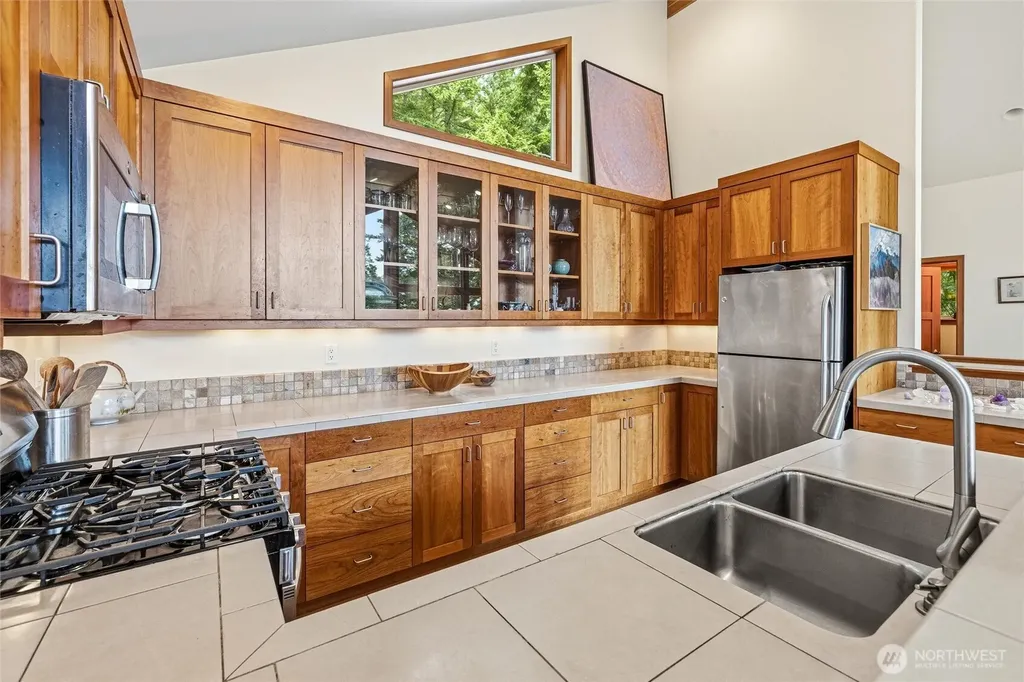 2986 Hales Passage Drive Lummi Island WA 98262