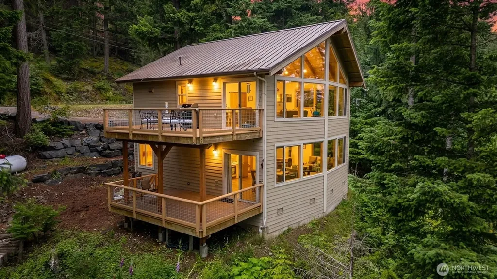 2986 Hales Passage Drive Lummi Island WA 98262