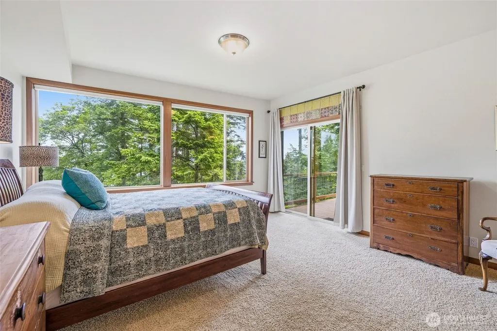 2986 Hales Passage Drive Lummi Island WA 98262