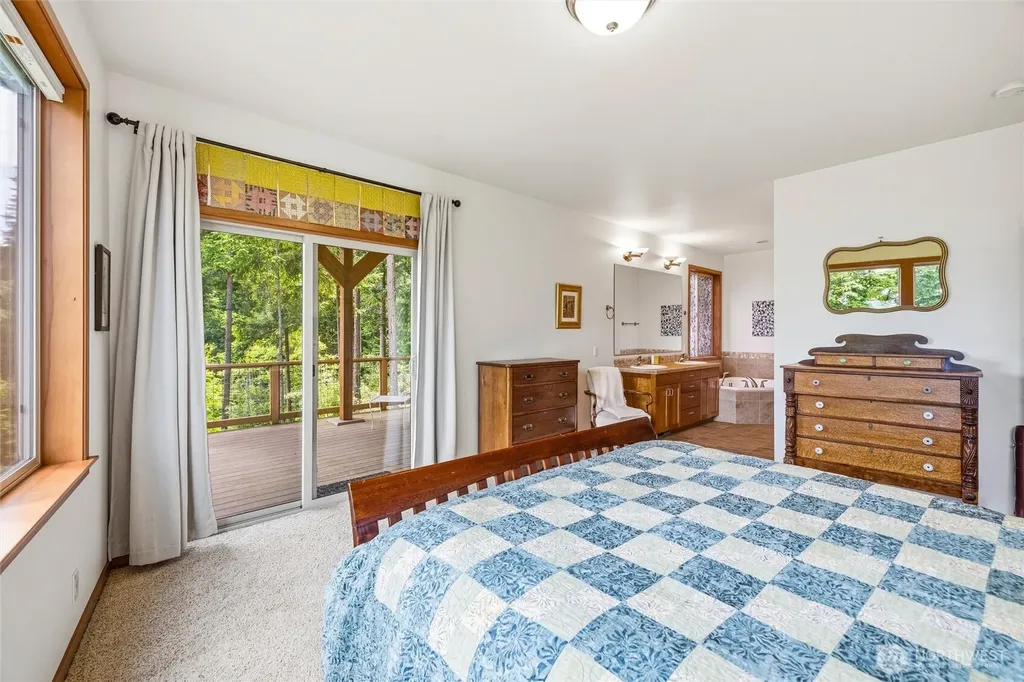 2986 Hales Passage Drive Lummi Island WA 98262