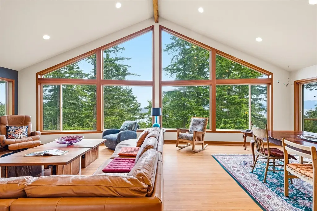 2986 Hales Passage Drive Lummi Island WA 98262