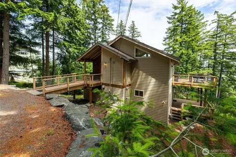 2986 Hales Passage Drive Lummi Island WA 98262