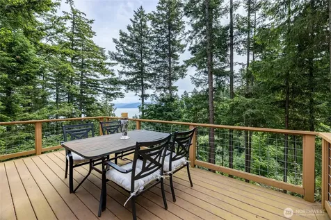 2986 Hales Passage Drive Lummi Island WA 98262