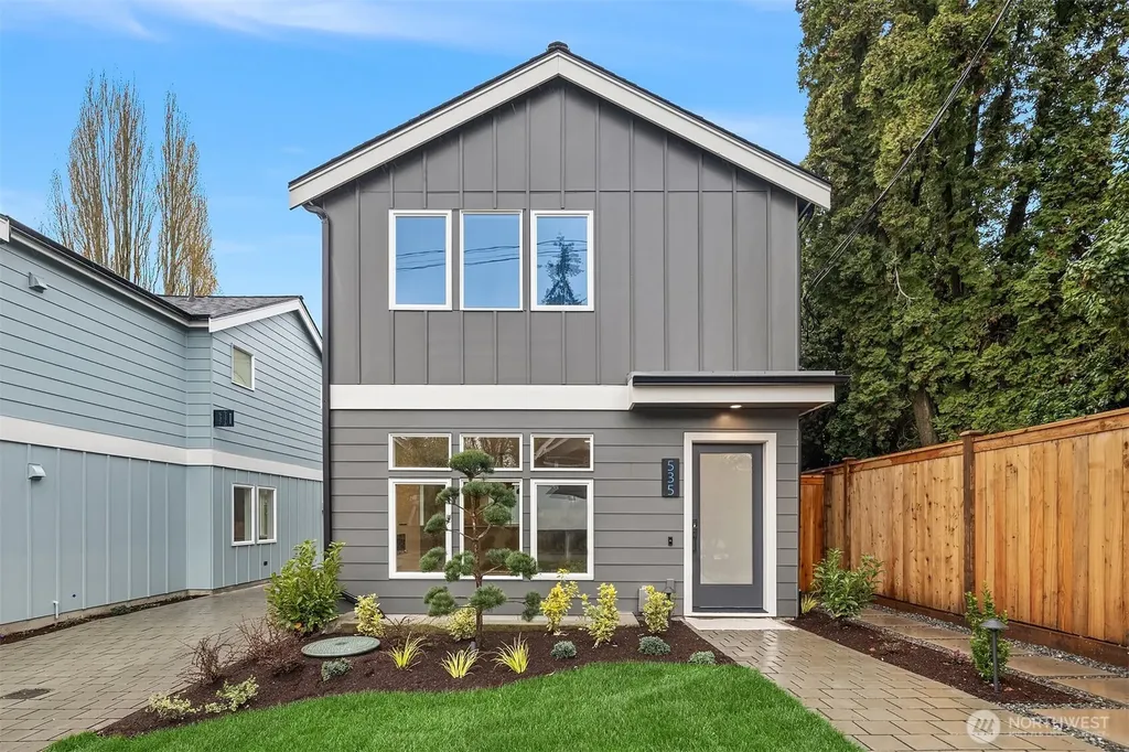 533 N 70th Street Seattle WA 98103