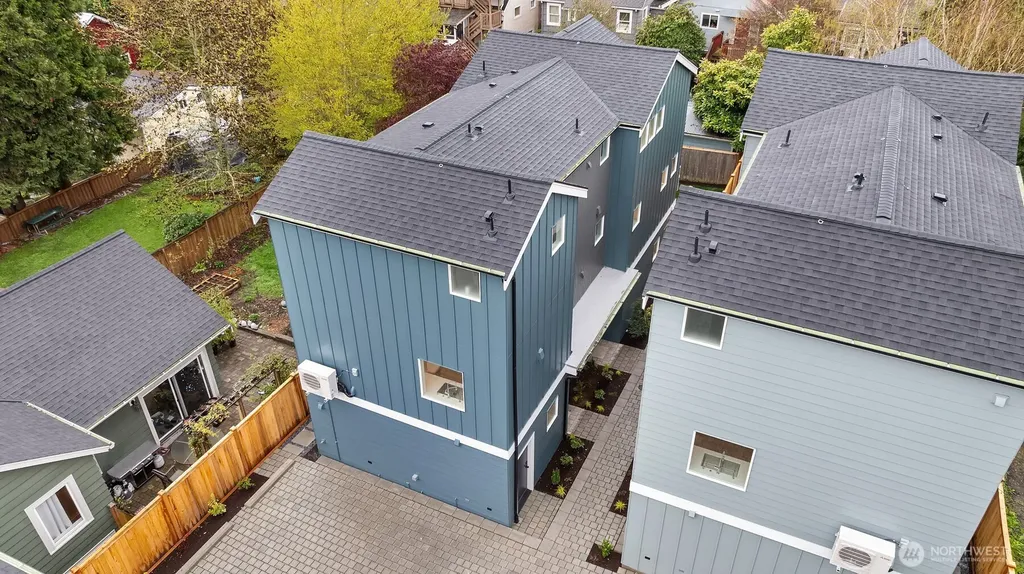 533 N 70th Street Seattle WA 98103