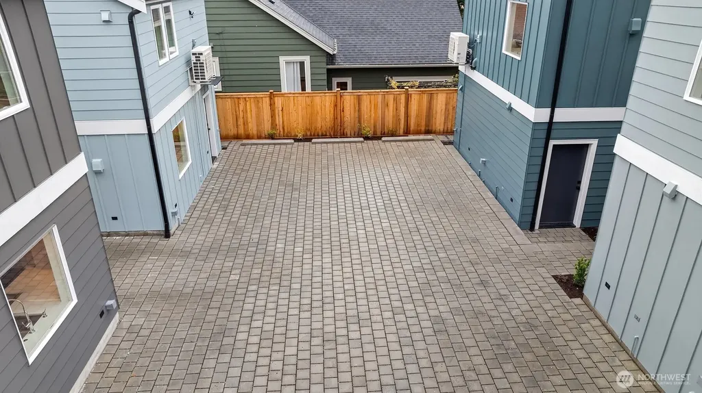 533 N 70th Street Seattle WA 98103