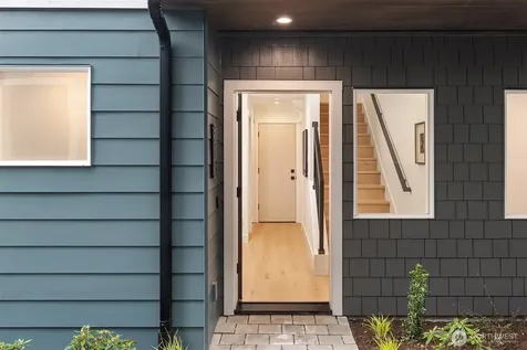 533 N 70th Street Seattle WA 98103