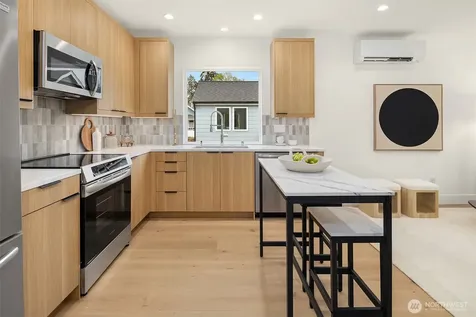 533 N 70th Street Seattle WA 98103