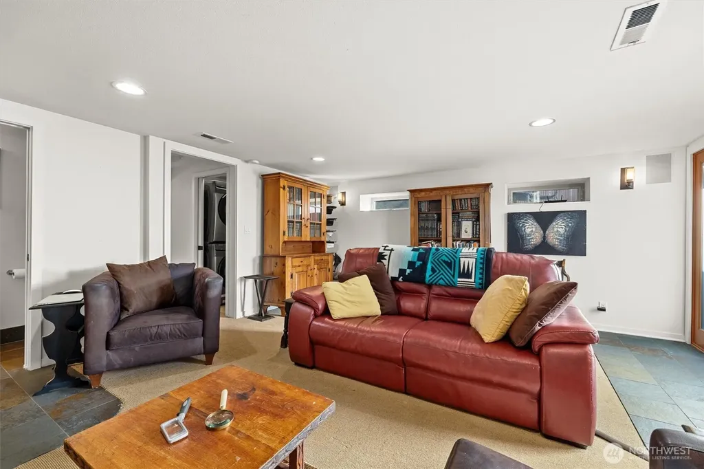 3309 W Thurman Street Seattle WA 98199