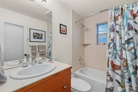 3309 W Thurman Street Seattle WA 98199