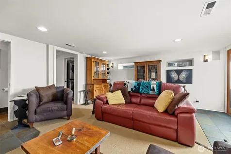 3309 W Thurman Street Seattle WA 98199