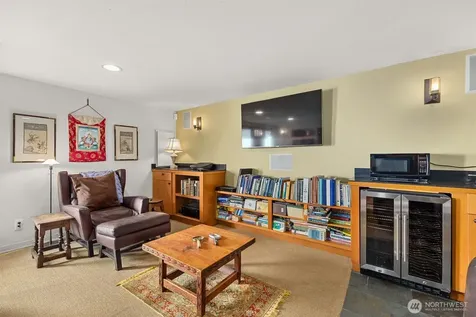 3309 W Thurman Street Seattle WA 98199