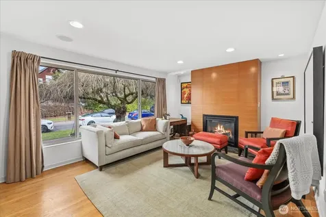 3309 W Thurman Street Seattle WA 98199