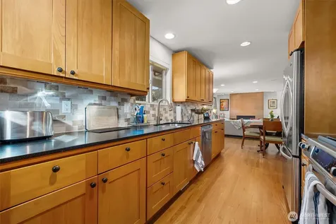 3309 W Thurman Street Seattle WA 98199
