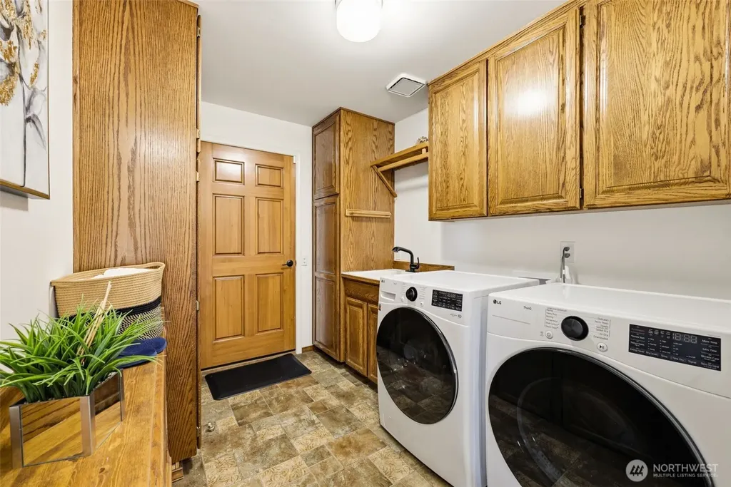 7717 120th Place SE Newcastle WA 98056