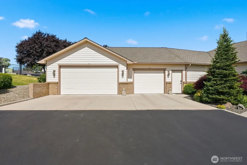 332 Marisa Hill Drive Selah WA 98942