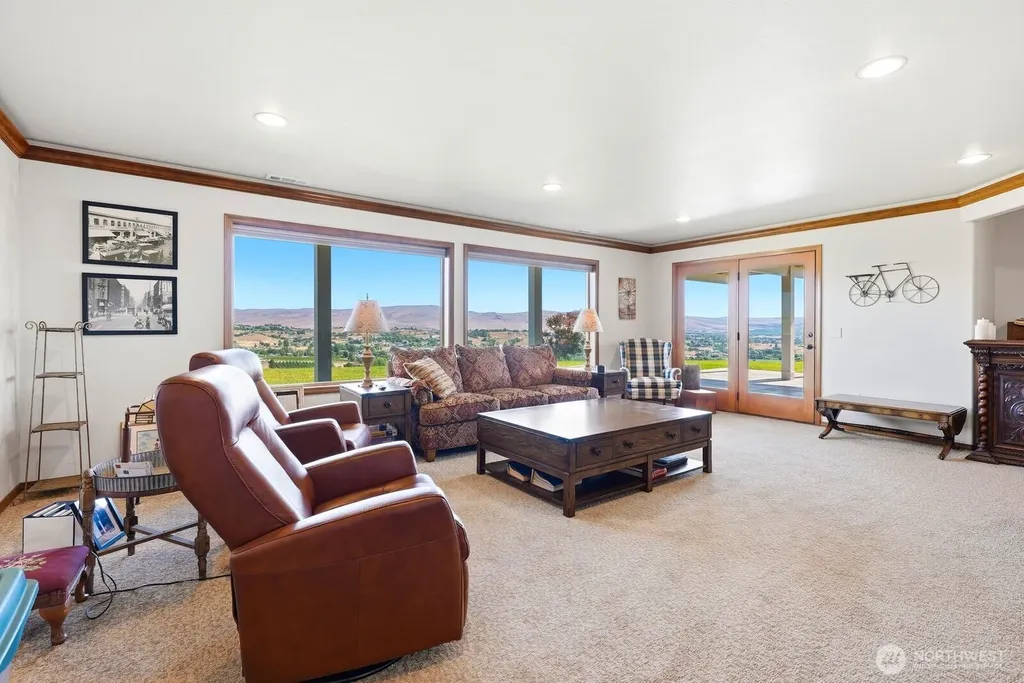 332 Marisa Hill Drive Selah WA 98942