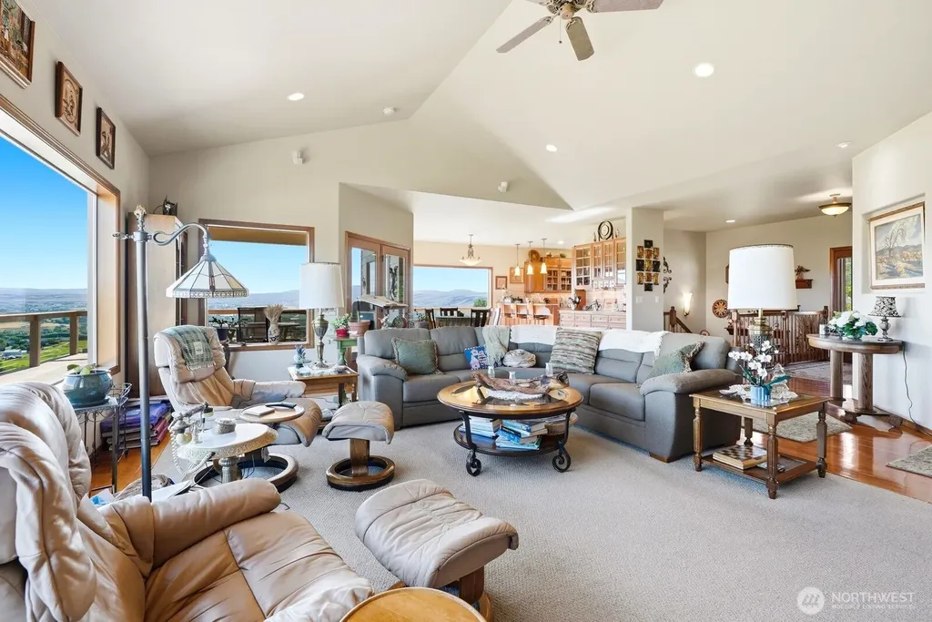 332 Marisa Hill Drive Selah WA 98942