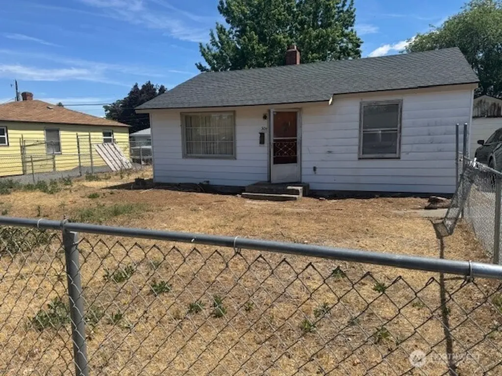 30 NE H Street Ephrata WA 98823