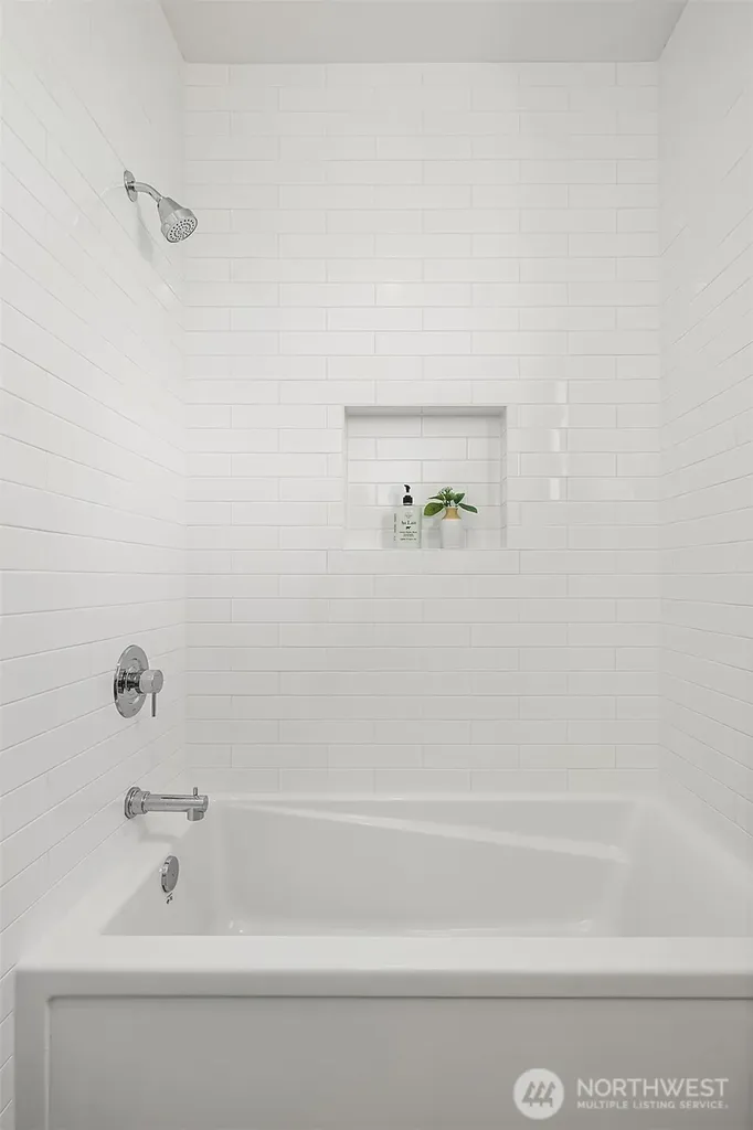 7321 48th Avenue NE Seattle WA 98115