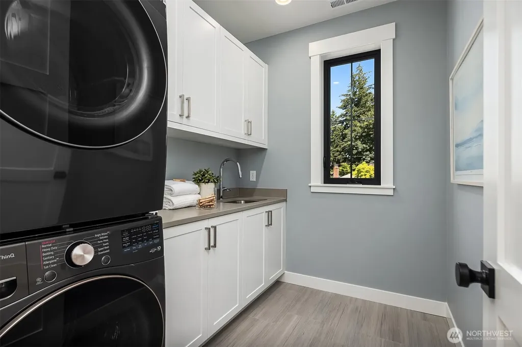 7321 48th Avenue NE Seattle WA 98115