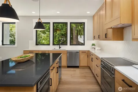 7321 48th Avenue NE Seattle WA 98115