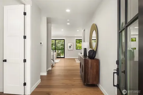 7321 48th Avenue NE Seattle WA 98115