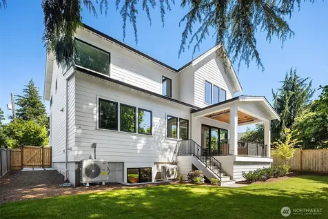 7321 48th Avenue NE Seattle WA 98115