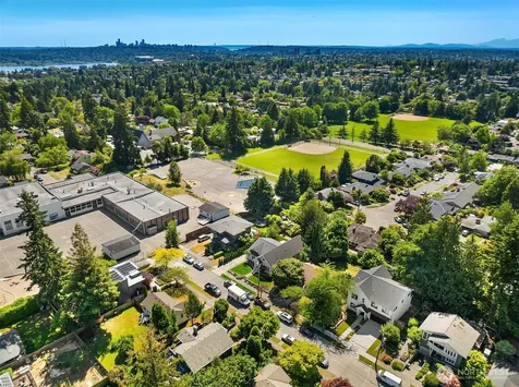 7321 48th Avenue NE Seattle WA 98115