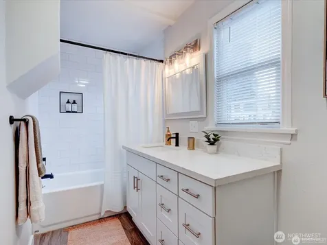 1626 39th Avenue E Seattle WA 98112