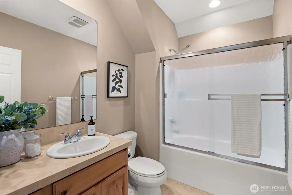 10114 Crescent Valley Drive Gig Harbor WA 98332
