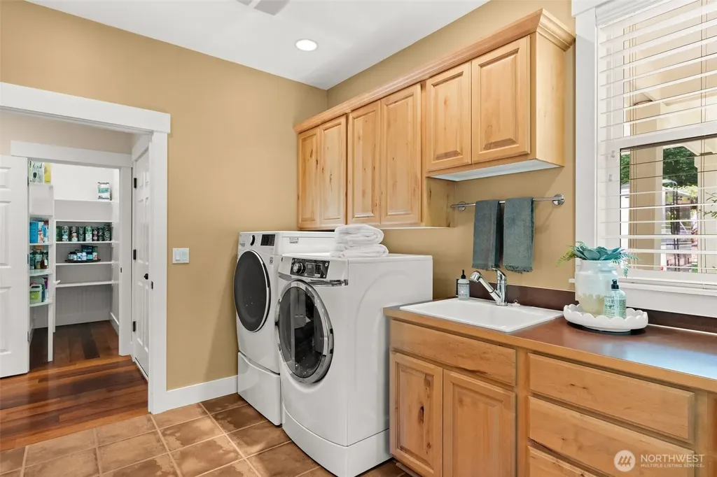 10114 Crescent Valley Drive Gig Harbor WA 98332