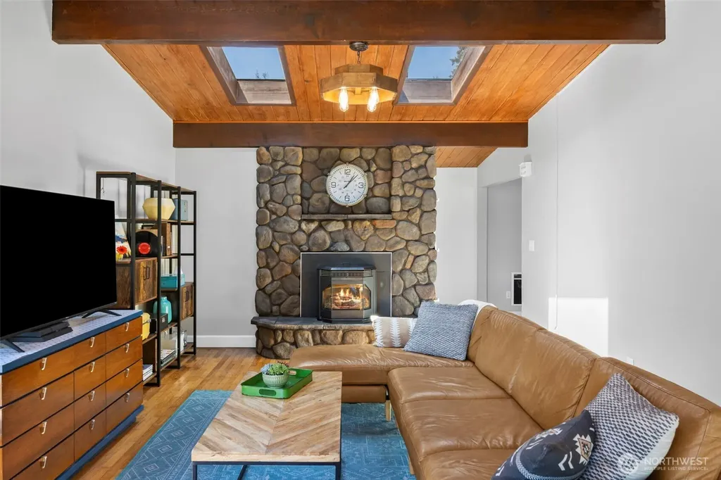 8989 NE Nevada Street Bremerton WA 98311