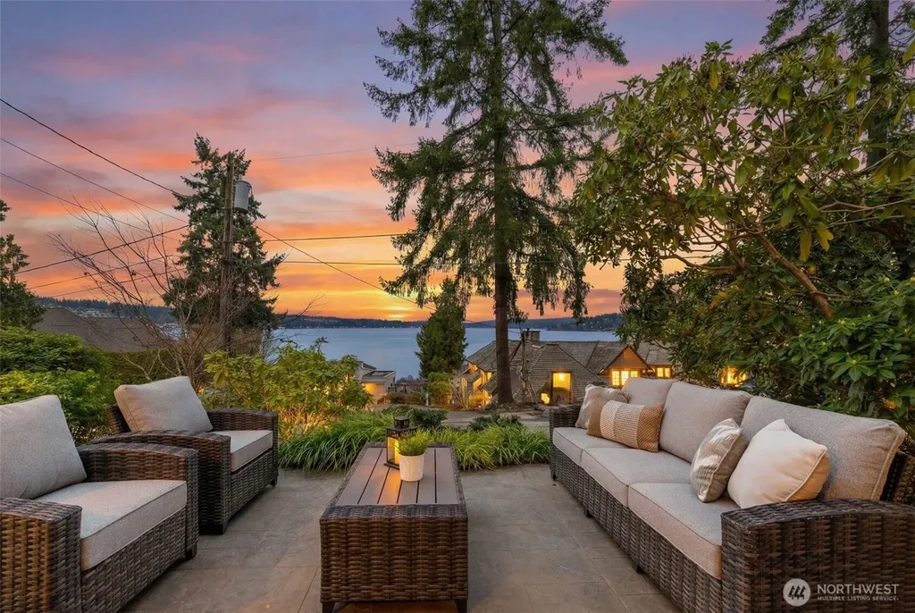 18021 SE 40th Place Bellevue WA 98008