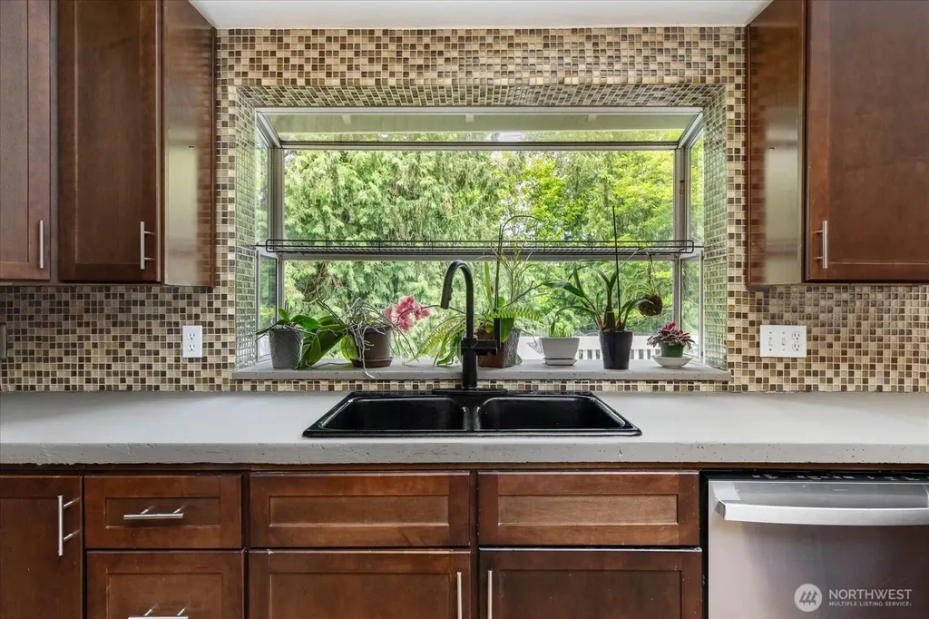 2415 E Cedar Hills Drive Mount Vernon WA 98274