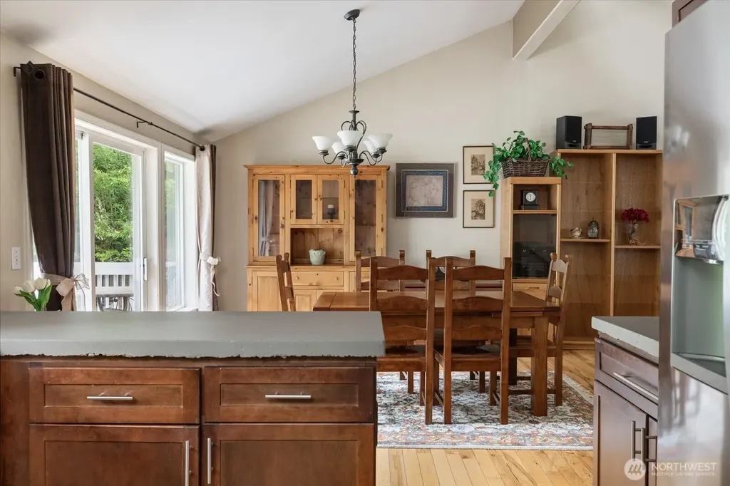 2415 E Cedar Hills Drive Mount Vernon WA 98274