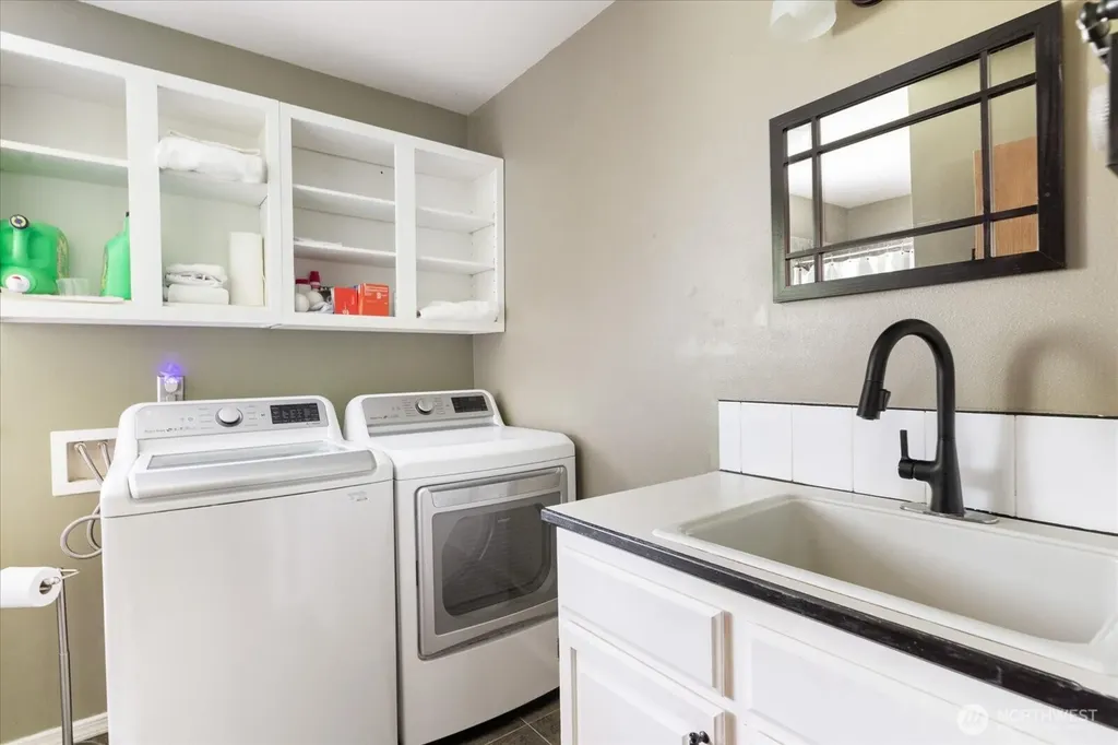 2415 E Cedar Hills Drive Mount Vernon WA 98274