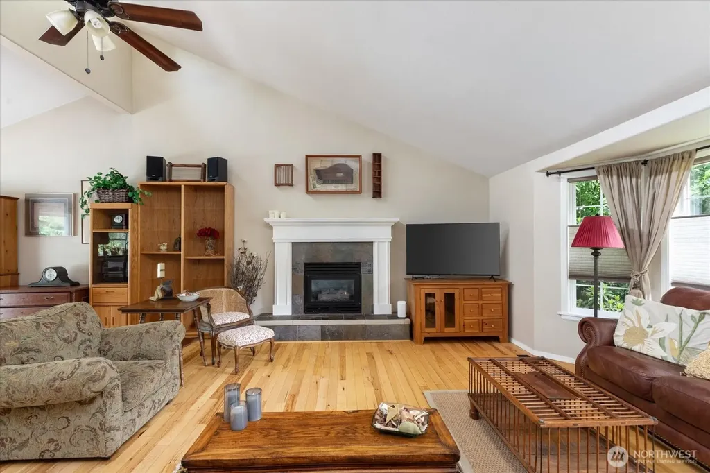 2415 E Cedar Hills Drive Mount Vernon WA 98274