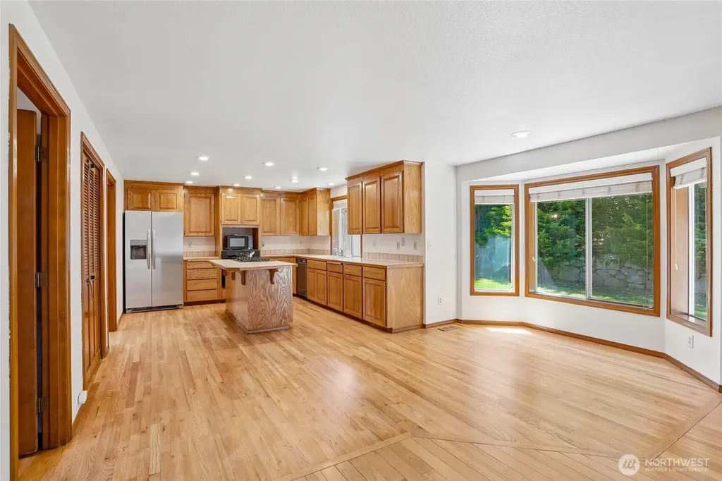 32745 47th Avenue SW Federal Way WA 98023