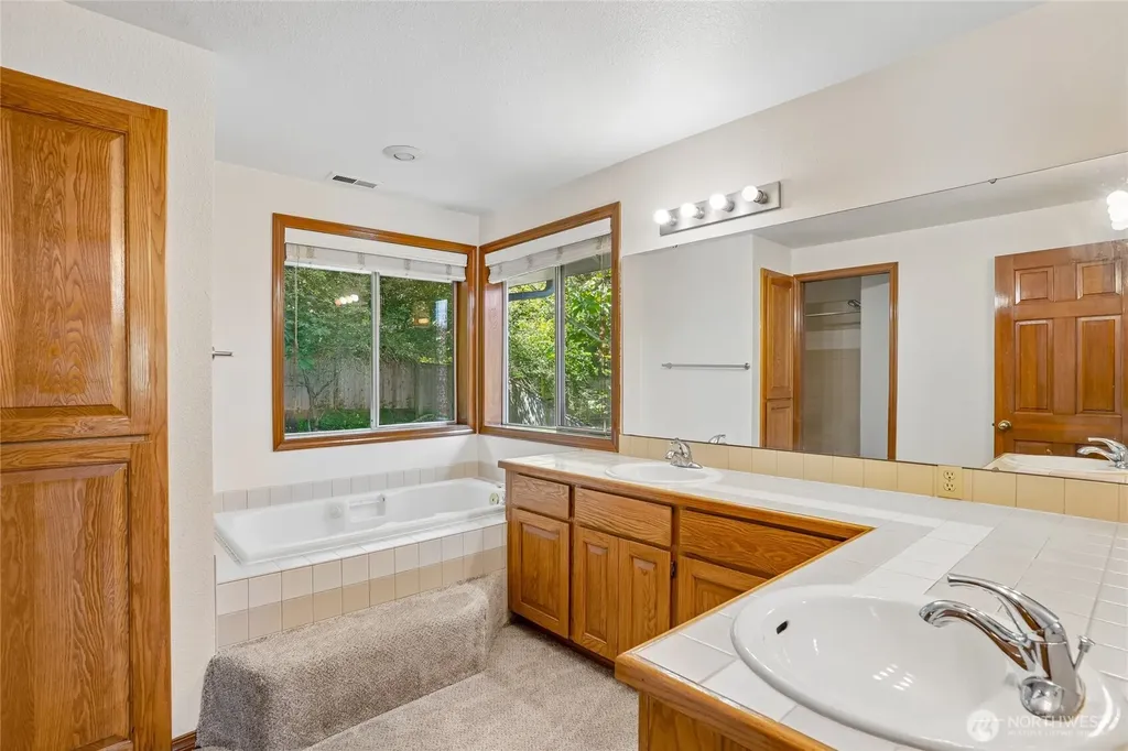 32745 47th Avenue SW Federal Way WA 98023