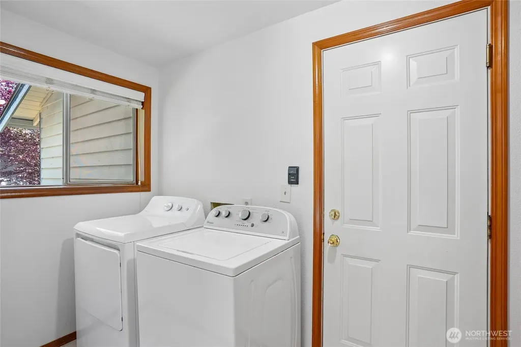 32745 47th Avenue SW Federal Way WA 98023