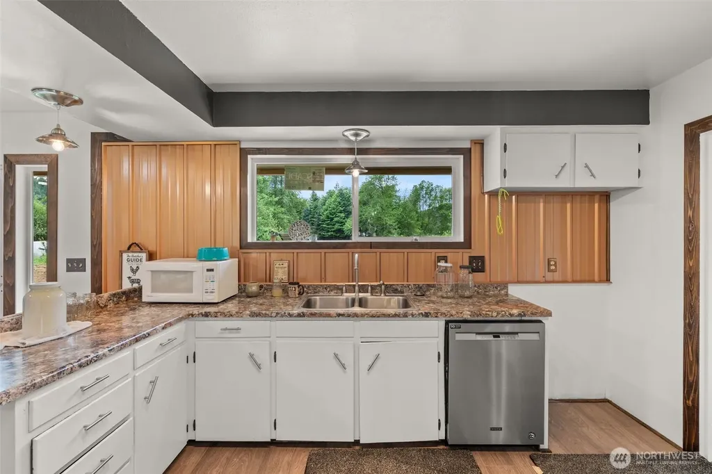 8178 Us Highway 12 Glenoma WA 98336