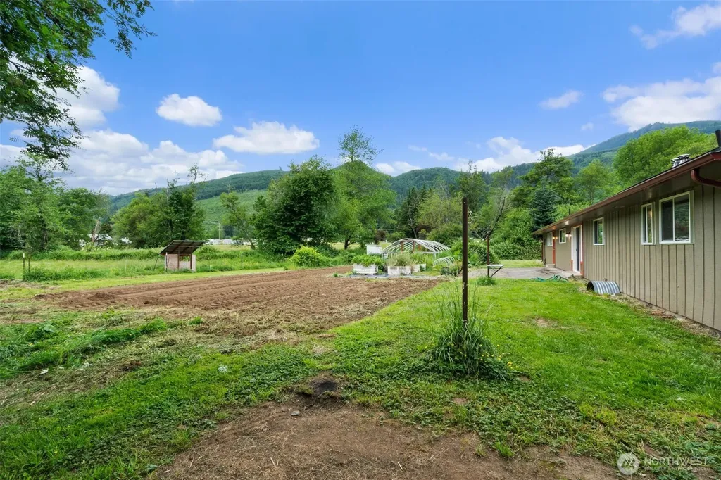 8178 Us Highway 12 Glenoma WA 98336